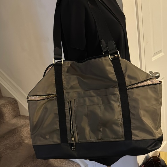 Oversized Madden Girl Tan and Black Tote - Picture 7 of 10